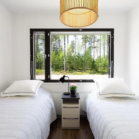 Karina - Beachfront With Jacuzzi Porvoo