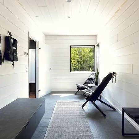 Karina - Beachfront With Jacuzzi *