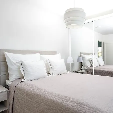 Willa Karina - Beachfront With Jacuzzi