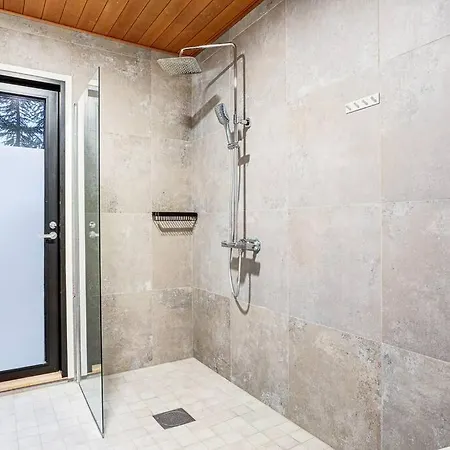 Willa Karina - Beachfront With Jacuzzi *