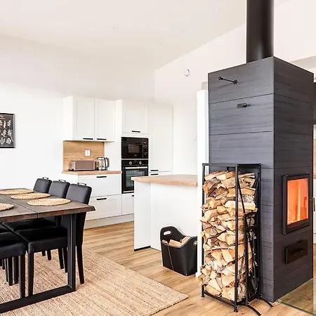 Willa Karina - Beachfront With Jacuzzi *