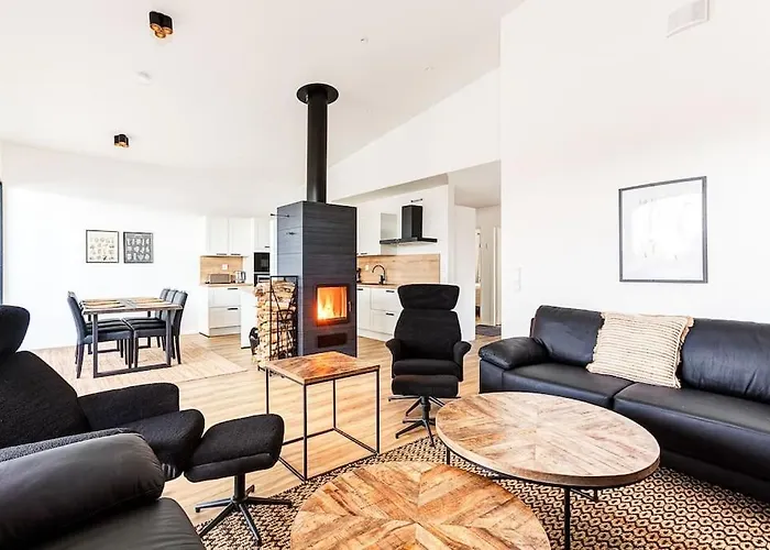 Karina - Beachfront With Jacuzzi Villa *