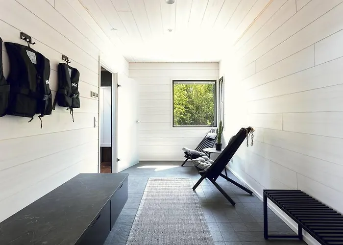 Karina - Beachfront With Jacuzzi *