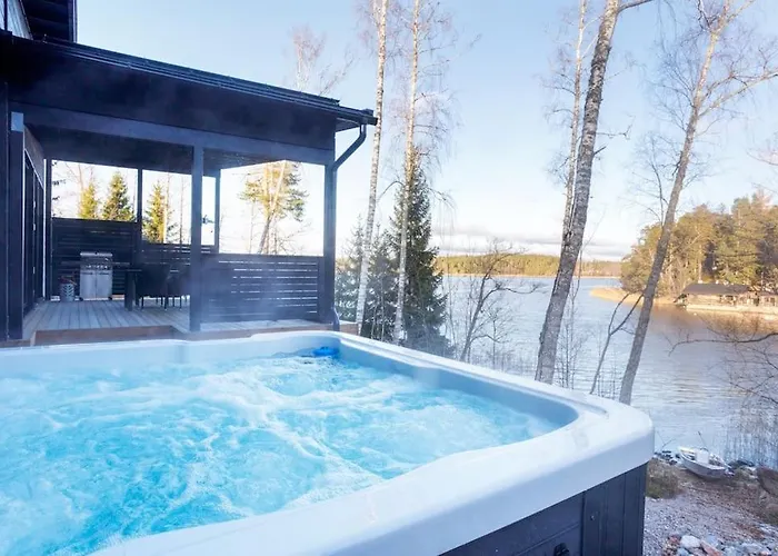 Karina - Beachfront With Jacuzzi * Borgå